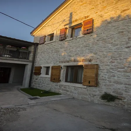 Apartment Two-bedroom In Starigrad-paklenica Iv